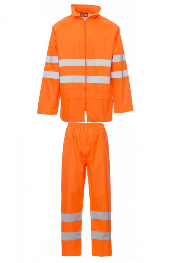 Descubre el Traje de Lluvia HI-VI RAINSET de Payper, diseñado para ofrecer protección y visibilidad en entornos húmedos. Encuentra la combinación perfecta con nuestro calzado de industria.