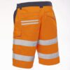 Bandas reflectantes y diseño funcional. Perfecta para trabajadores que requieren alta visibilidad y comodidad en entornos laborales