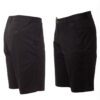 Imagen de bermudas clásicas de hombre en color elegante con cierre de cremallera y botón. Diseño cómodo con múltiples bolsillos y trabillas en la cintura para mayor comodidad y estilo.