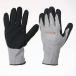 Guantes resistentes a cortes 01-301 PAYPER: cómodos, precisos y seguros para trabajos de manipulación y montaje de objetos cortantes.