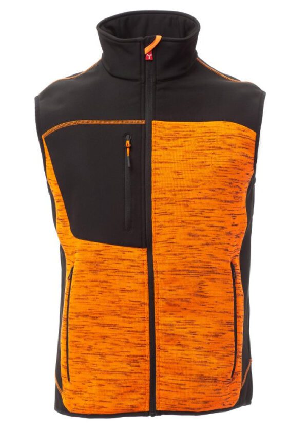 Inserciones en soft-shell negro para mayor resistencia y durabilidad.