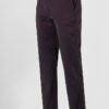 Pantalón Hombre Chino: Elegancia y Versatilidad en tu Uniforme.