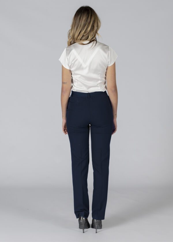 Pantalón Mujer GOMA TRASERA TRIVIAL: Comodidad Innovadora para tu Jornada Laboral.