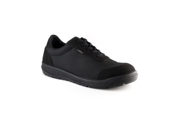 Calzado Black Total S3 Codeor, diseño deportivo y alta seguridad.